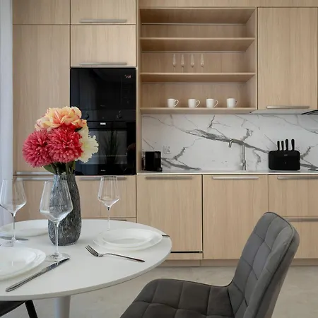Old Town River With Balcony & Parking By Renters *