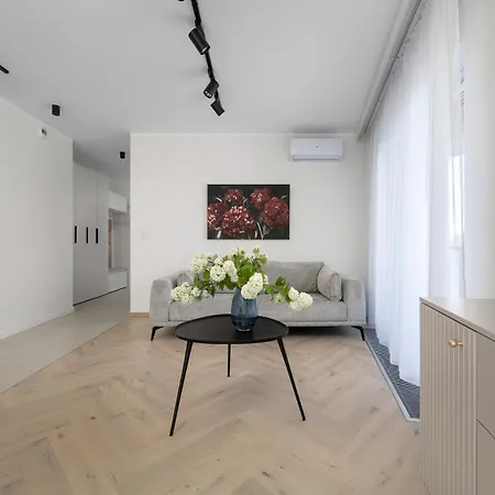 Old Town River With Balcony & Parking By Renters Wroclaw