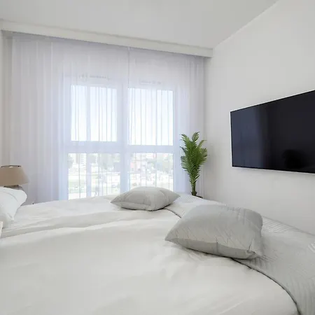 Old Town River With Balcony & Parking By Renters