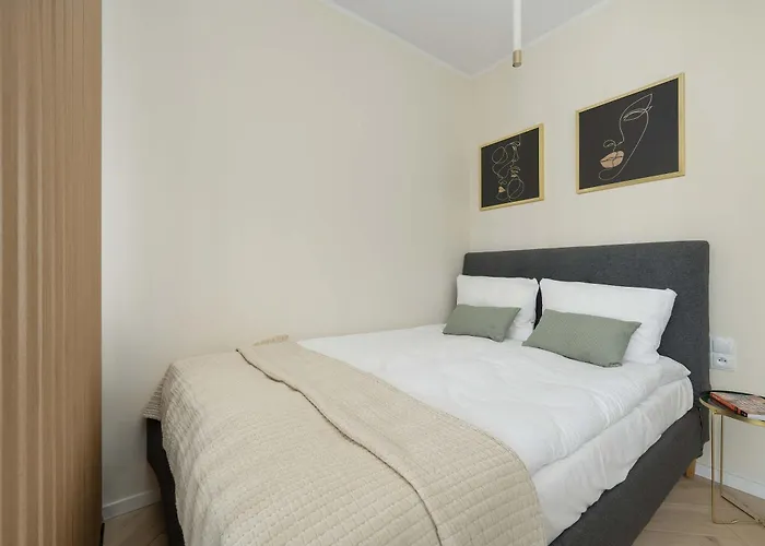 Old Town River With Balcony & Parking By Renters 브로츠와프